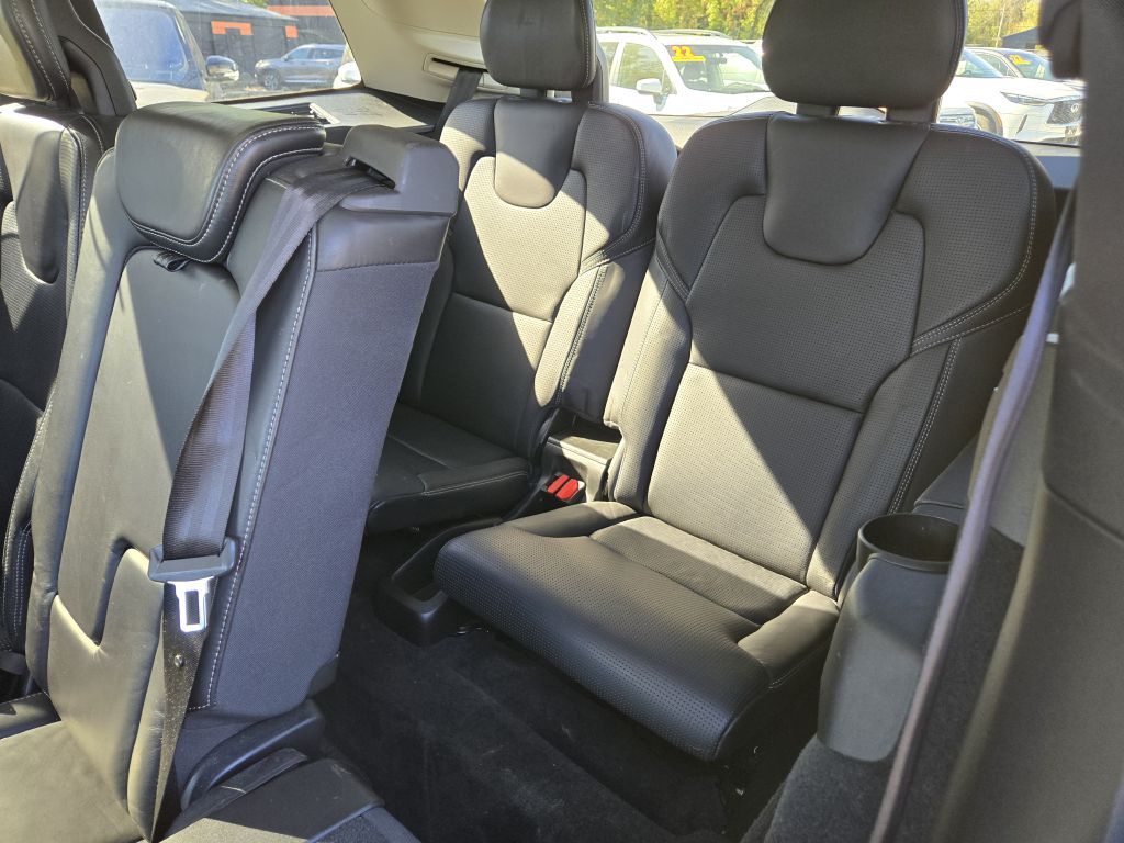 Photo 31 of this VOLVO XC90