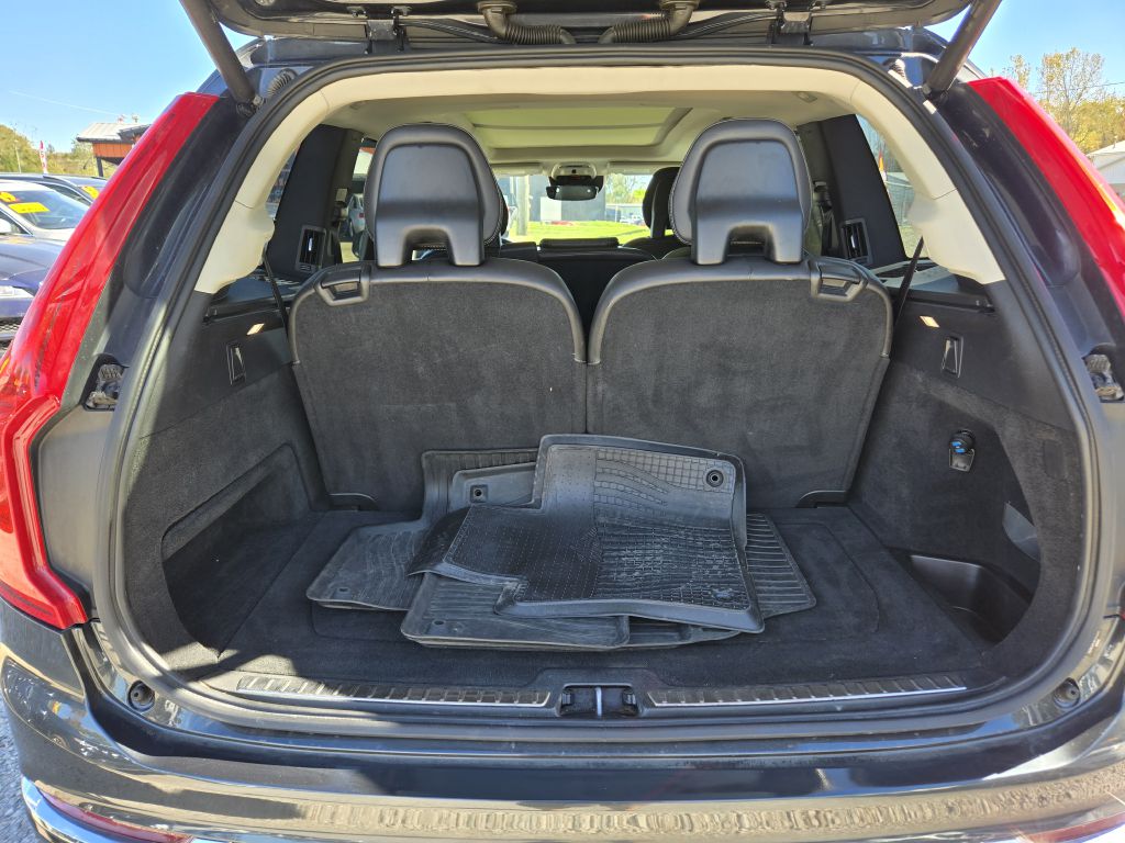 Photo 34 of this VOLVO XC90