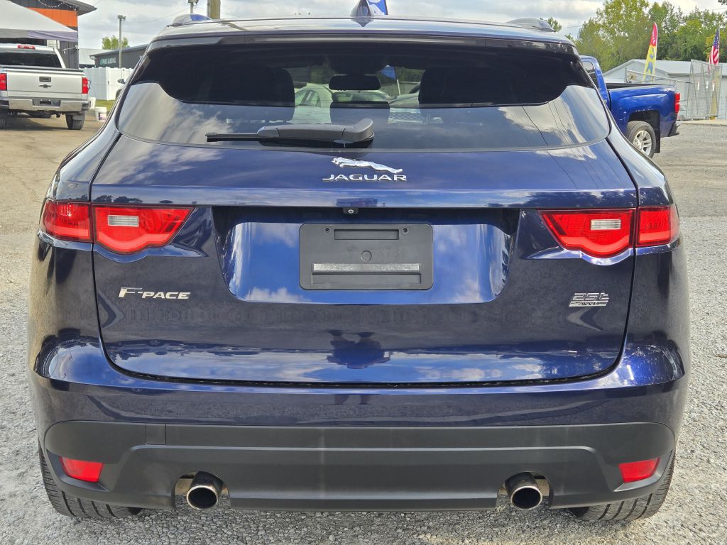 Photo 6 of this JAGUAR F-PACE