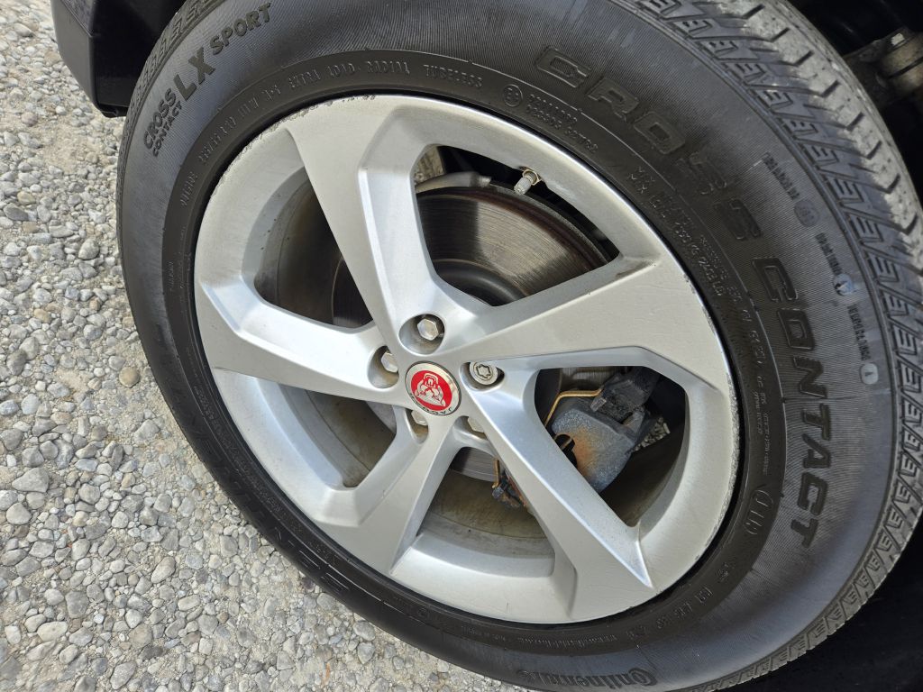 Photo 10 of this JAGUAR F-PACE