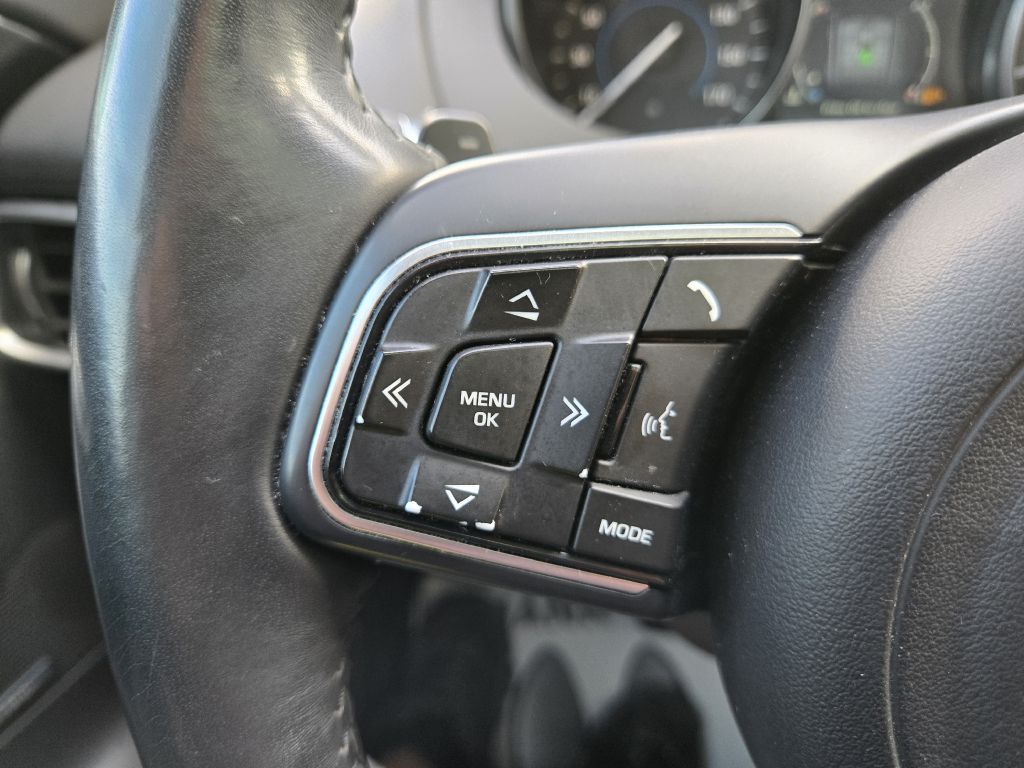 Photo 20 of this JAGUAR F-PACE