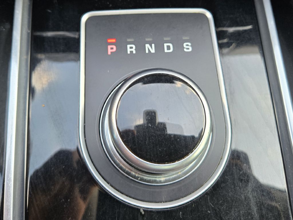 Photo 23 of this JAGUAR F-PACE