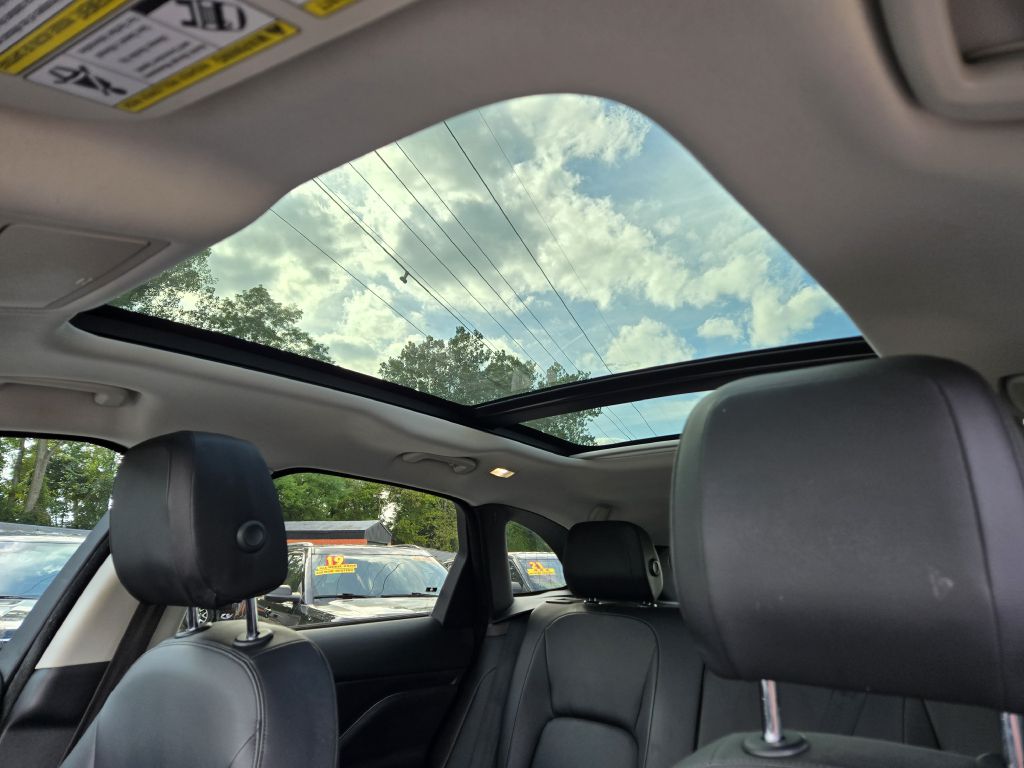 Photo 28 of this JAGUAR F-PACE