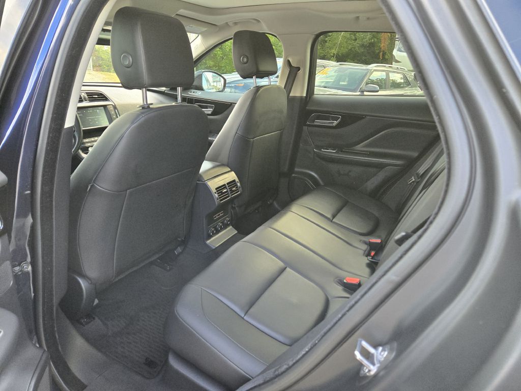 Photo 30 of this JAGUAR F-PACE