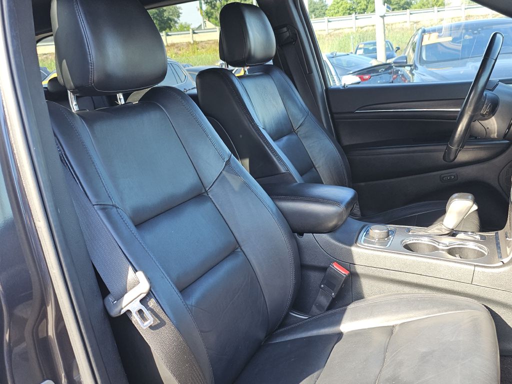 Photo 22 of this JEEP GRAND CHEROKEE