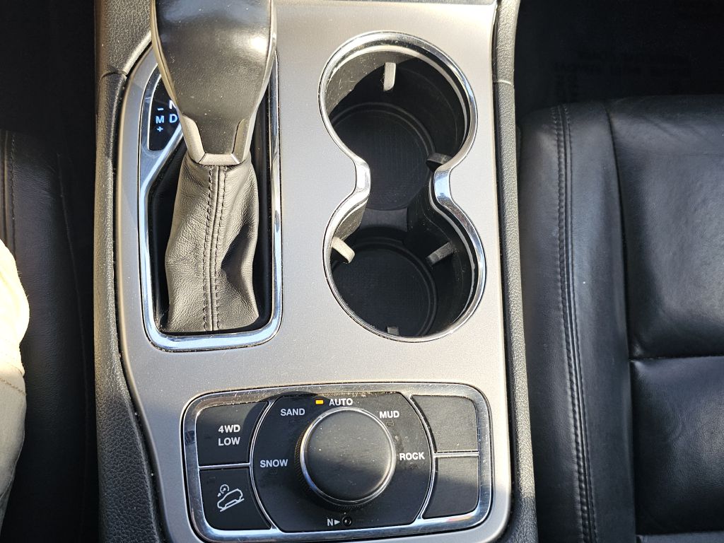 Photo 28 of this JEEP GRAND CHEROKEE