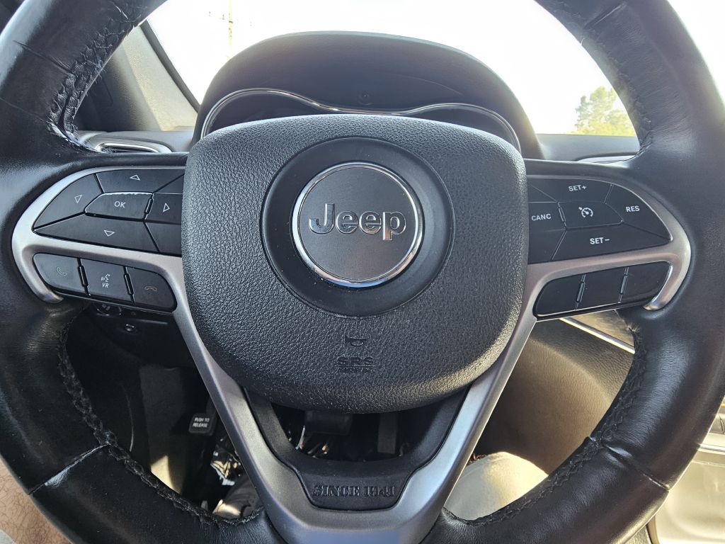 Photo 30 of this JEEP GRAND CHEROKEE