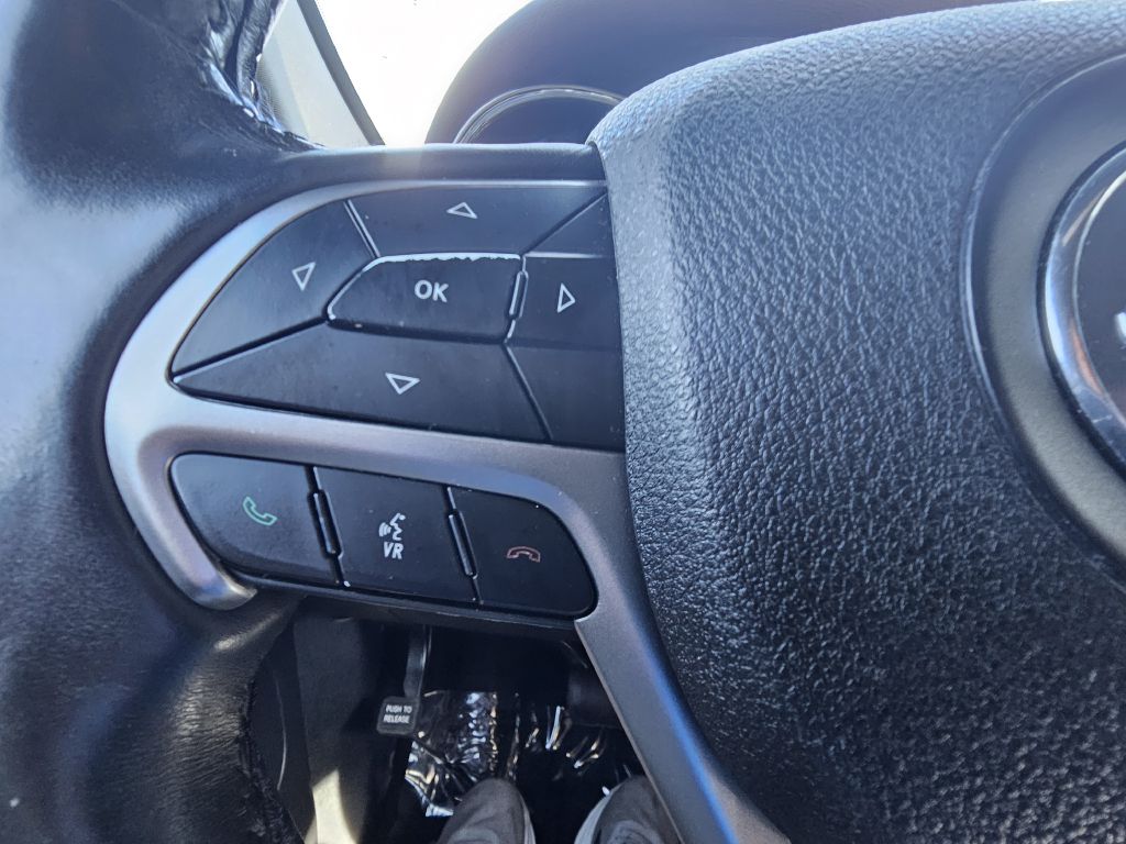 Photo 31 of this JEEP GRAND CHEROKEE