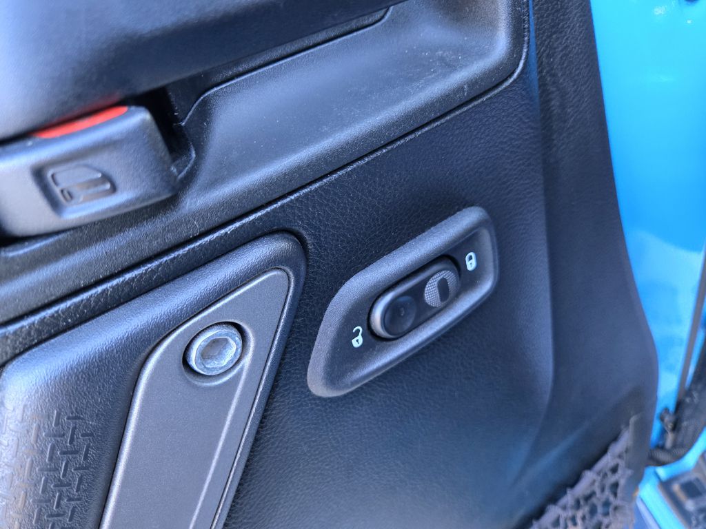 Photo 15 of this JEEP WRANGLER UNLIMI