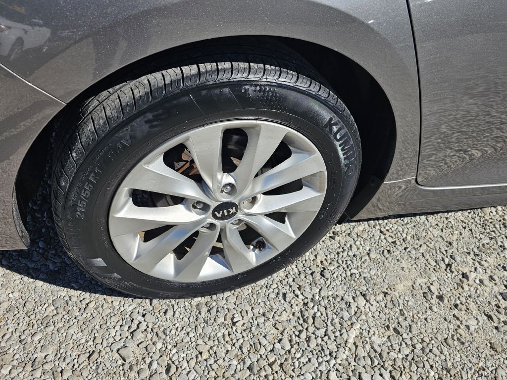 Photo 9 of this KIA OPTIMA