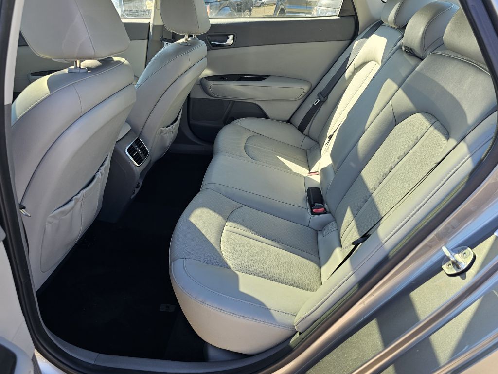 Photo 16 of this KIA OPTIMA