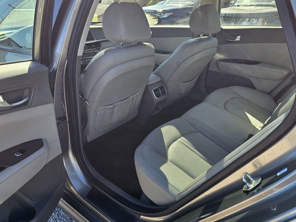 Photo 19 of this KIA OPTIMA