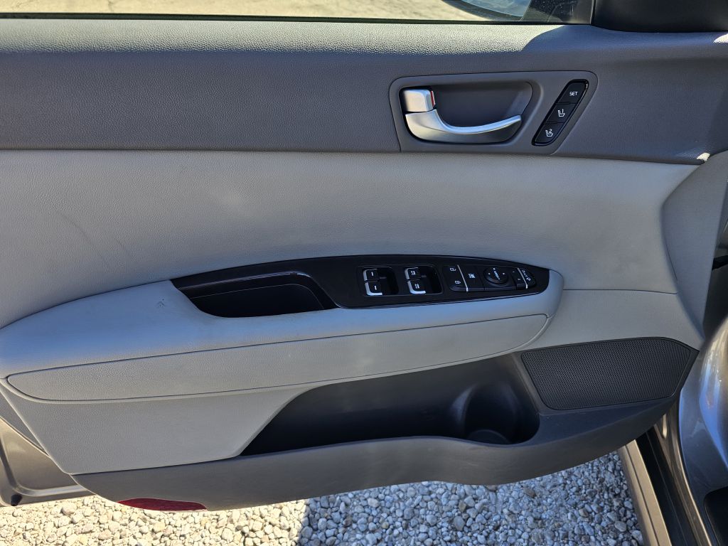 Photo 24 of this KIA OPTIMA