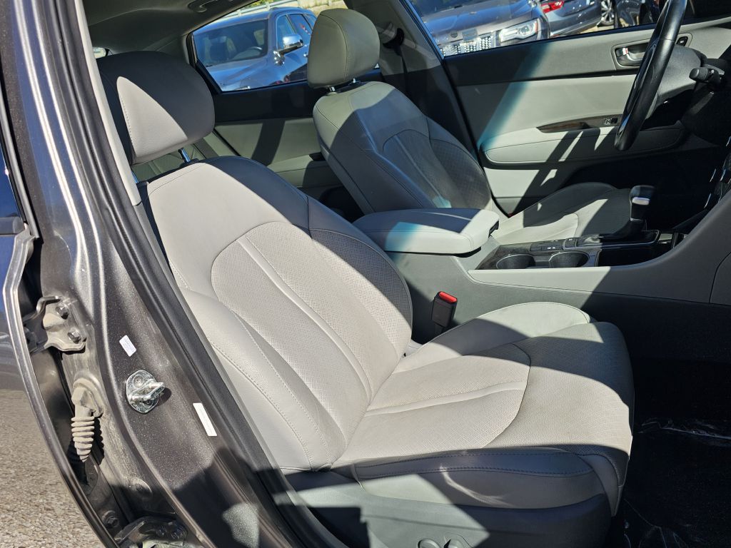 Photo 26 of this KIA OPTIMA