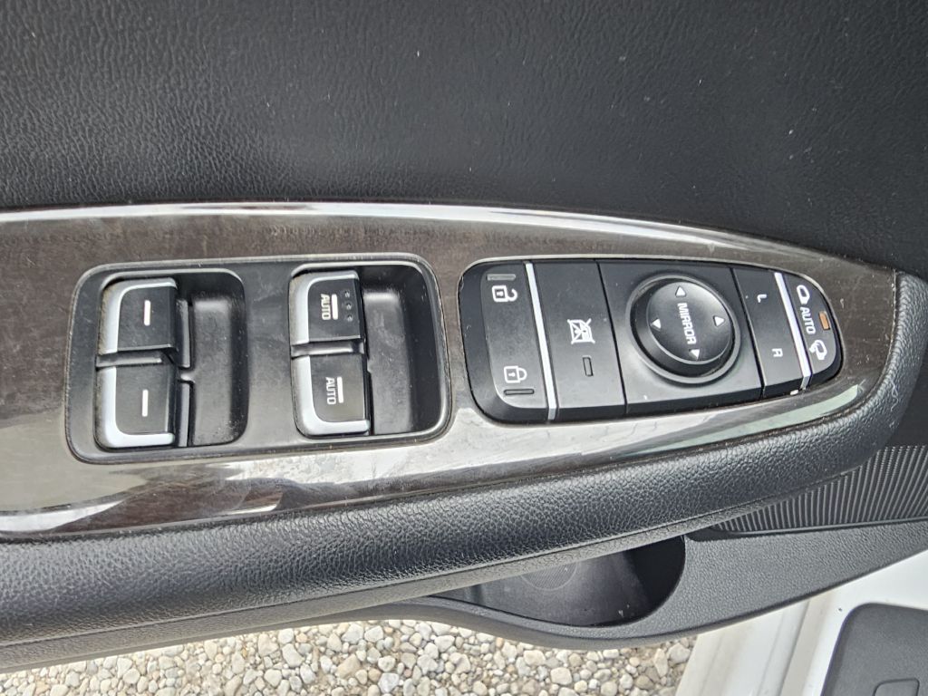 Photo 35 of this KIA OPTIMA