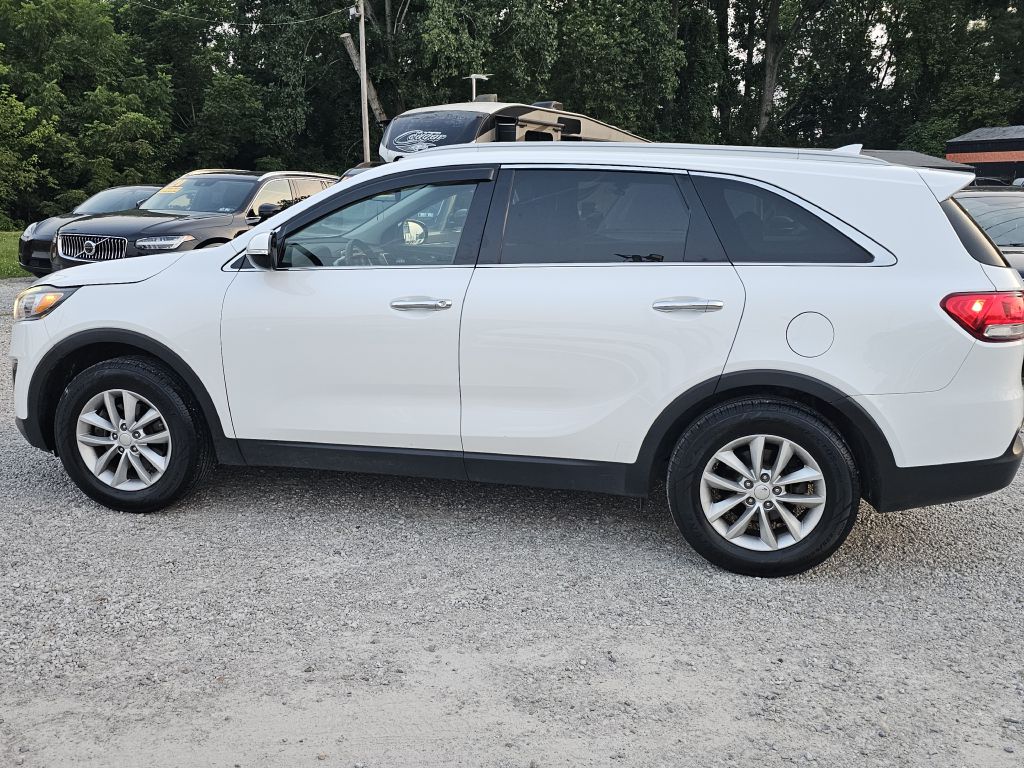 Photo 2 of this KIA SORENTO