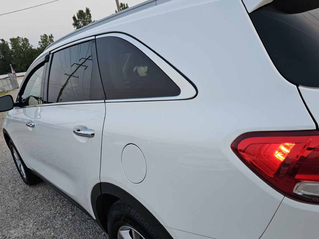 Photo 11 of this KIA SORENTO