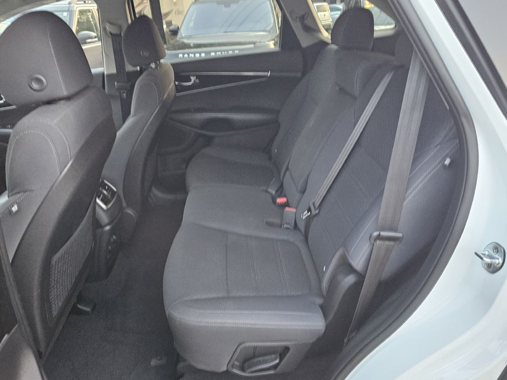 Photo 15 of this KIA SORENTO