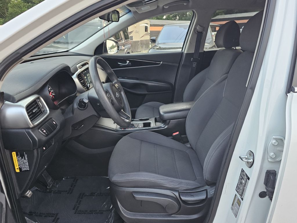 Photo 18 of this KIA SORENTO
