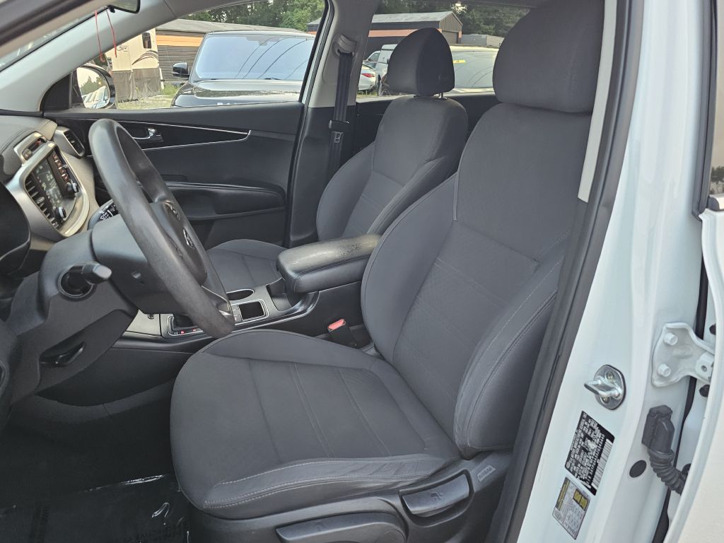 Photo 19 of this KIA SORENTO