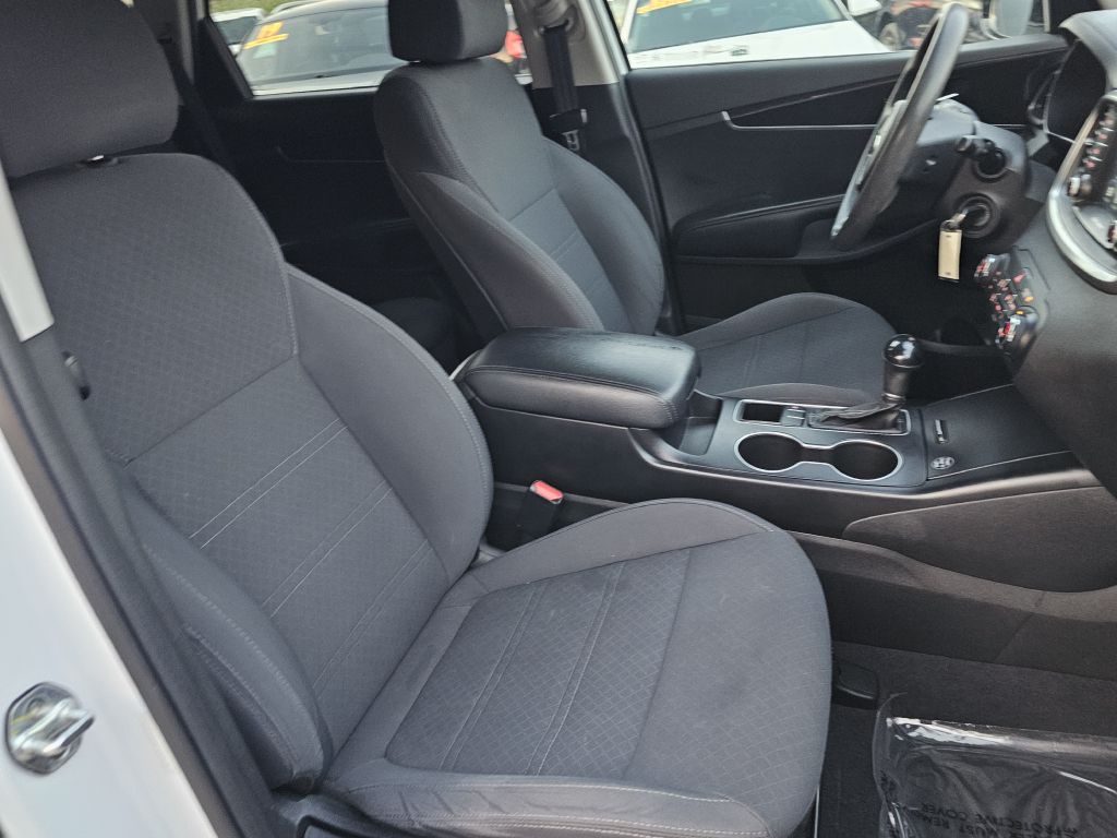 Photo 22 of this KIA SORENTO