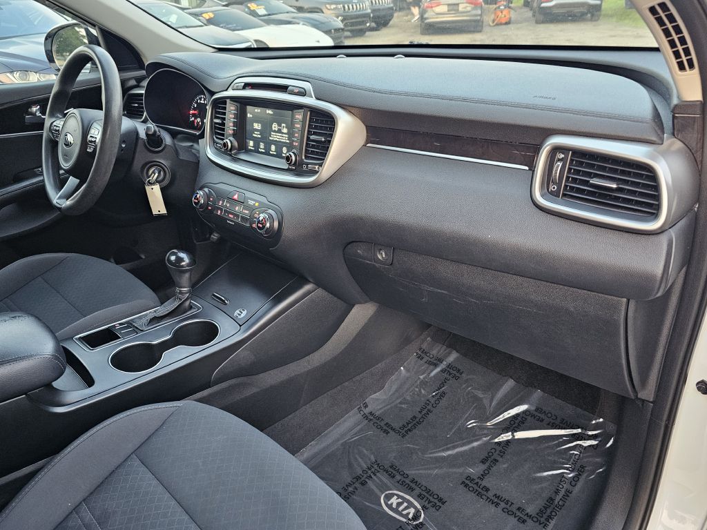 Photo 23 of this KIA SORENTO