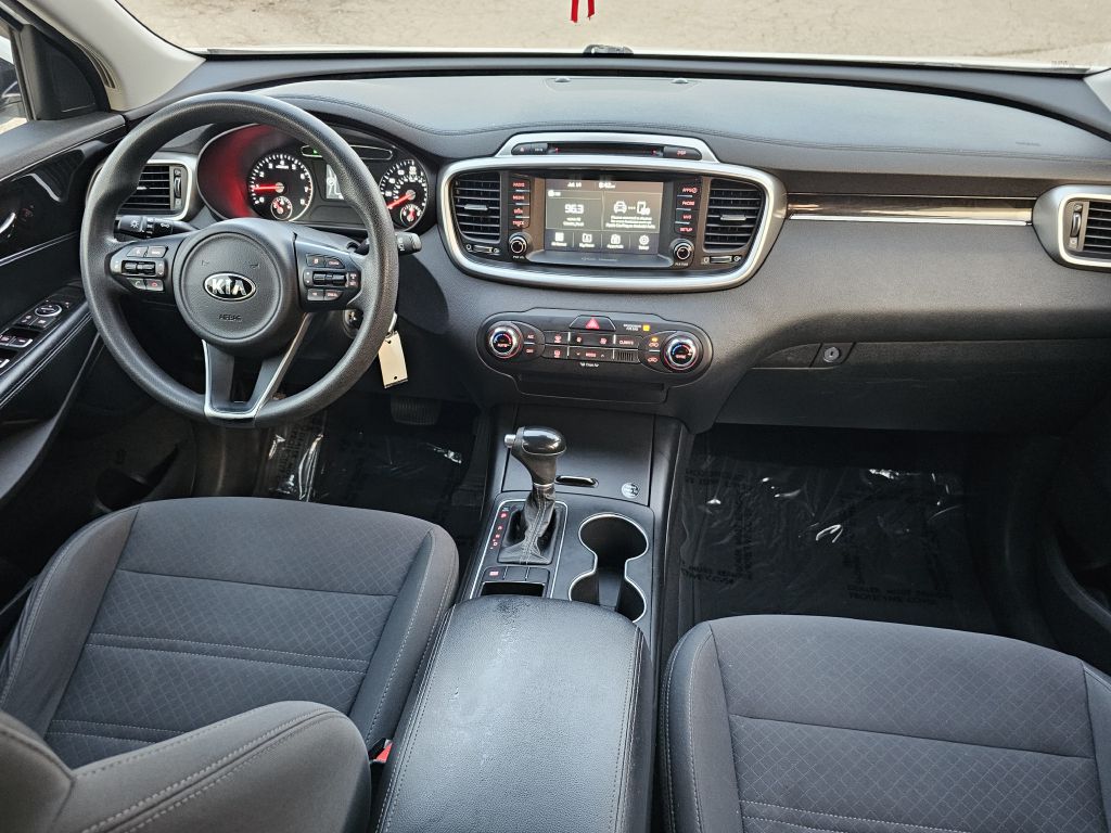 Photo 24 of this KIA SORENTO
