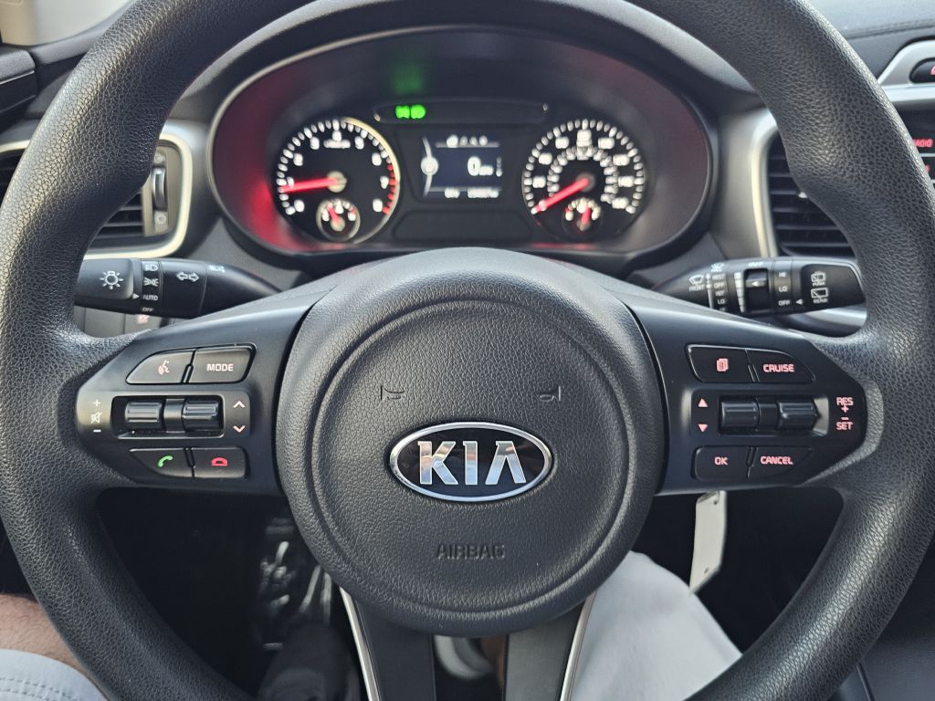 Photo 25 of this KIA SORENTO