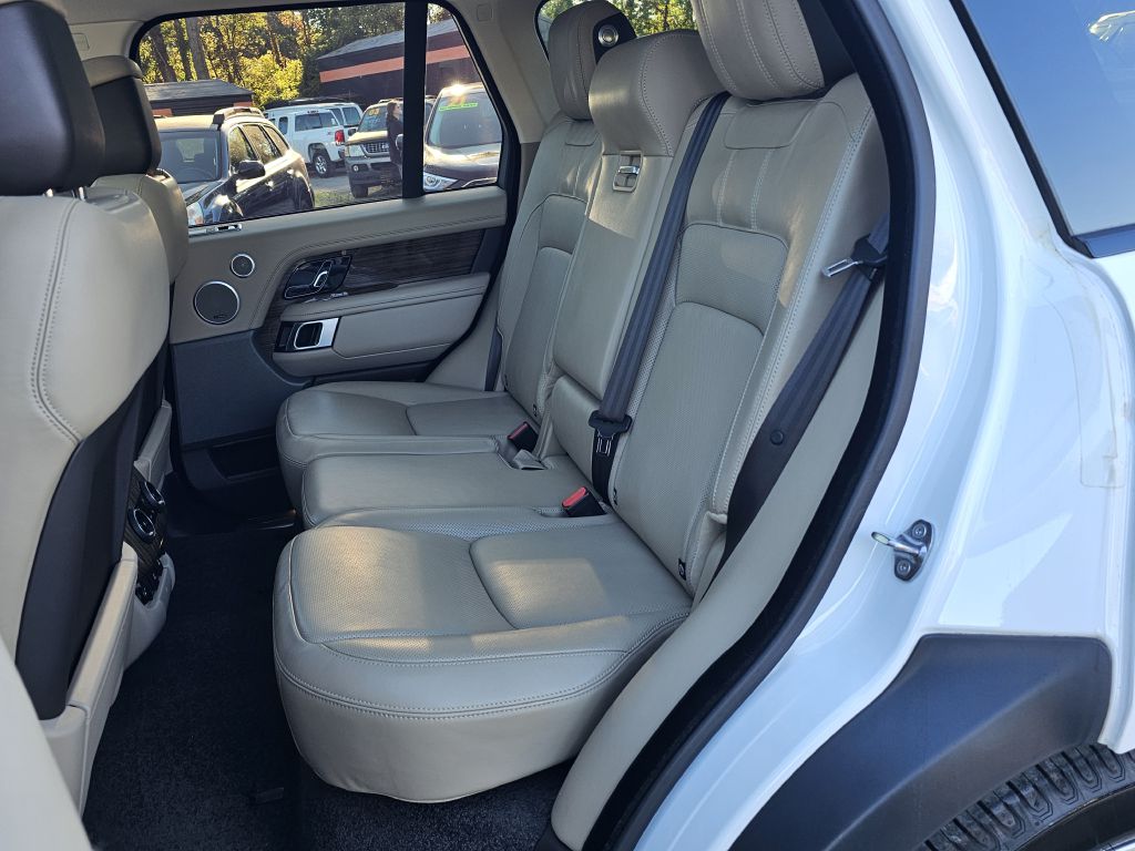 Photo 16 of this LAND ROVER RANGE ROVER