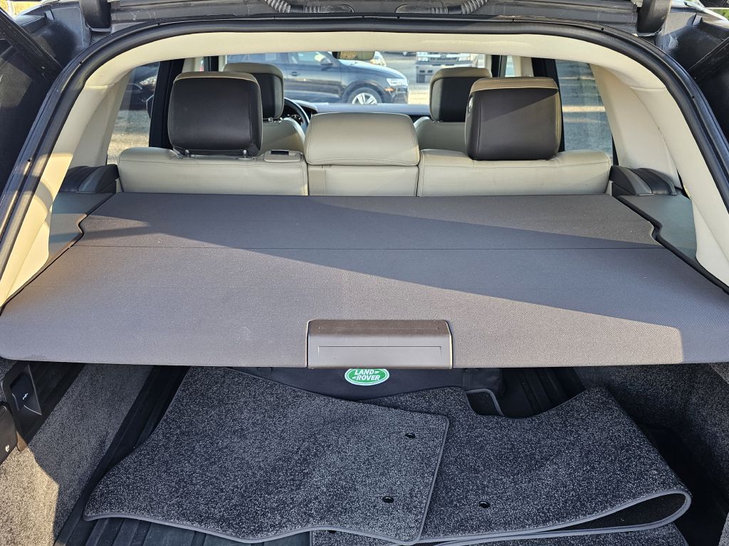 Photo 27 of this LAND ROVER RANGE ROVER