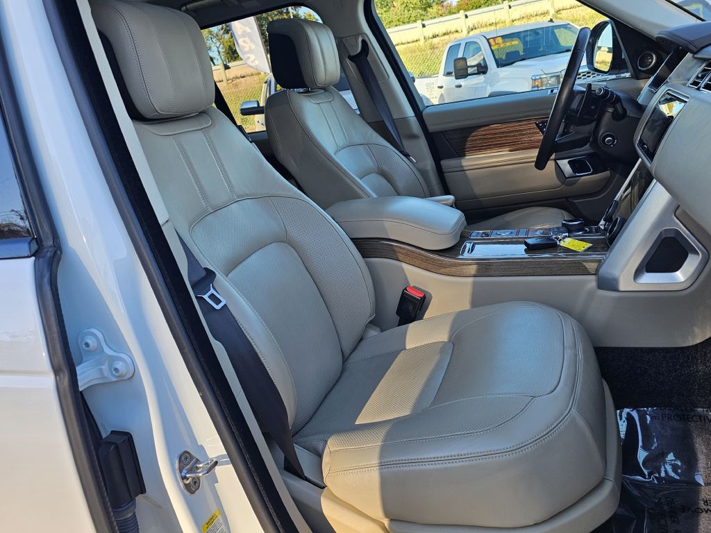 Photo 30 of this LAND ROVER RANGE ROVER