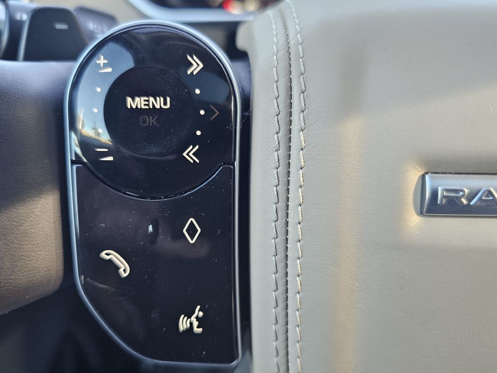 Photo 34 of this LAND ROVER RANGE ROVER