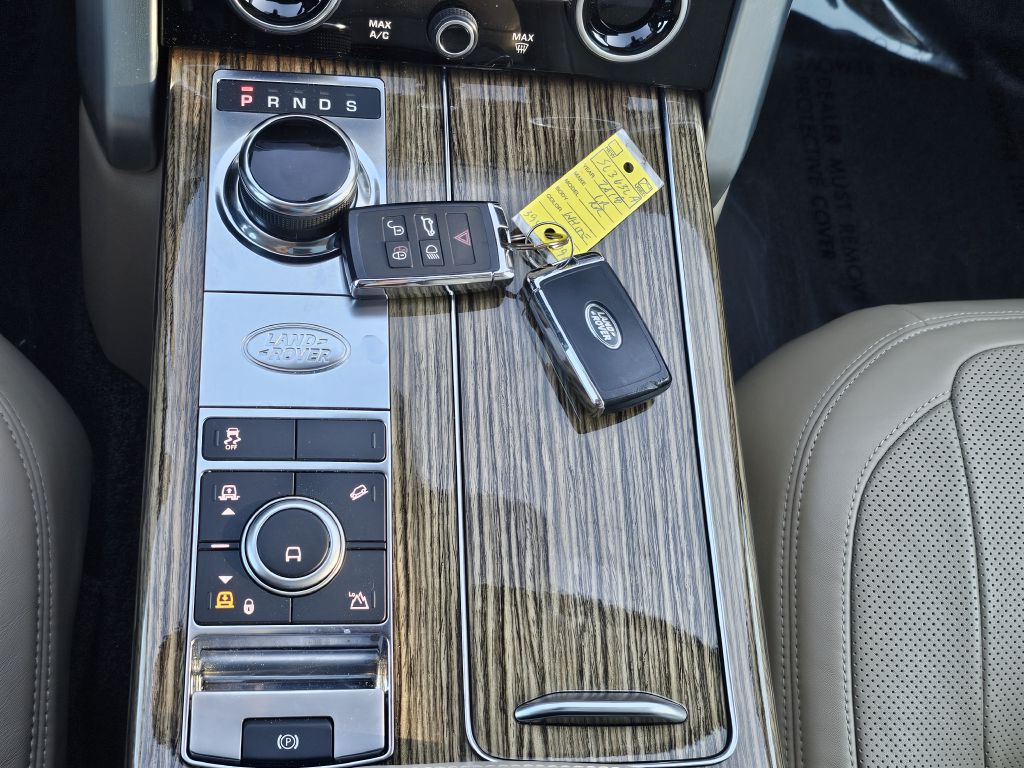 Photo 42 of this LAND ROVER RANGE ROVER