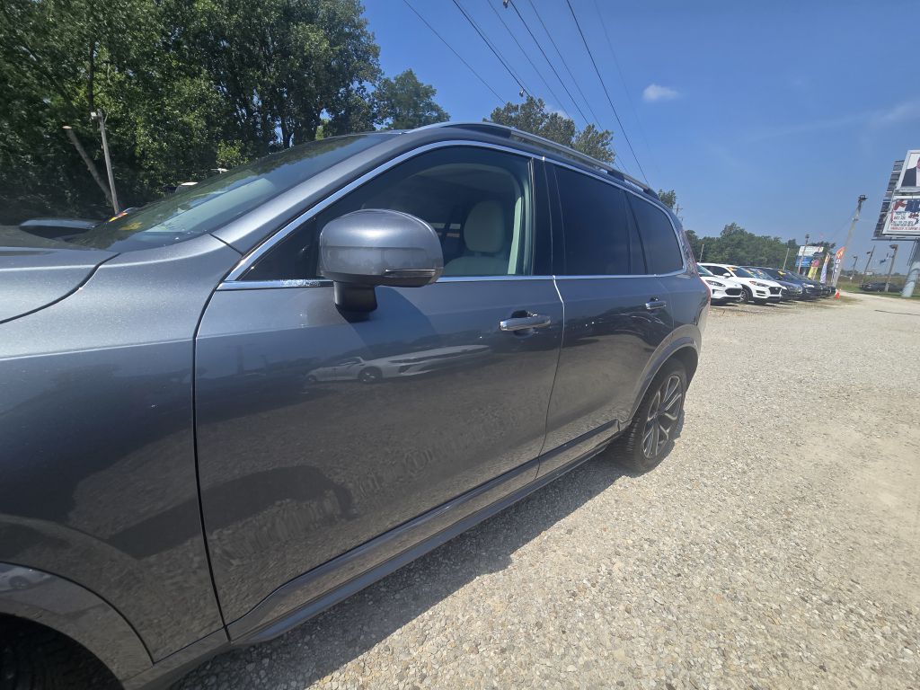 Photo 9 of this VOLVO XC90