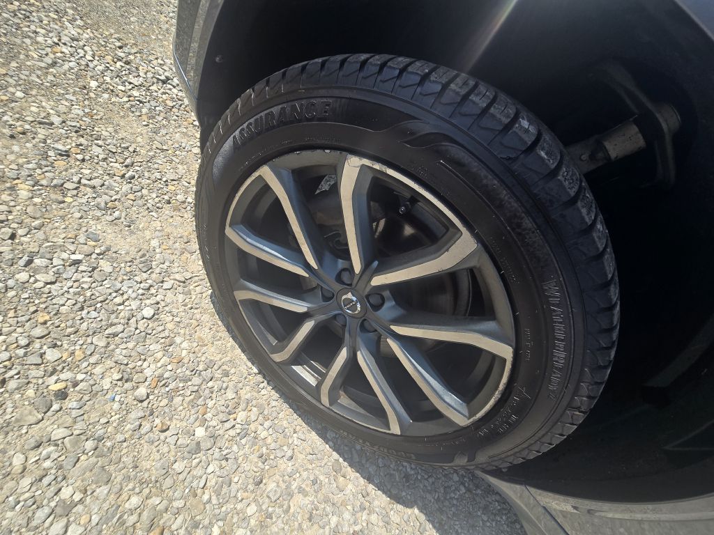 Photo 10 of this VOLVO XC90