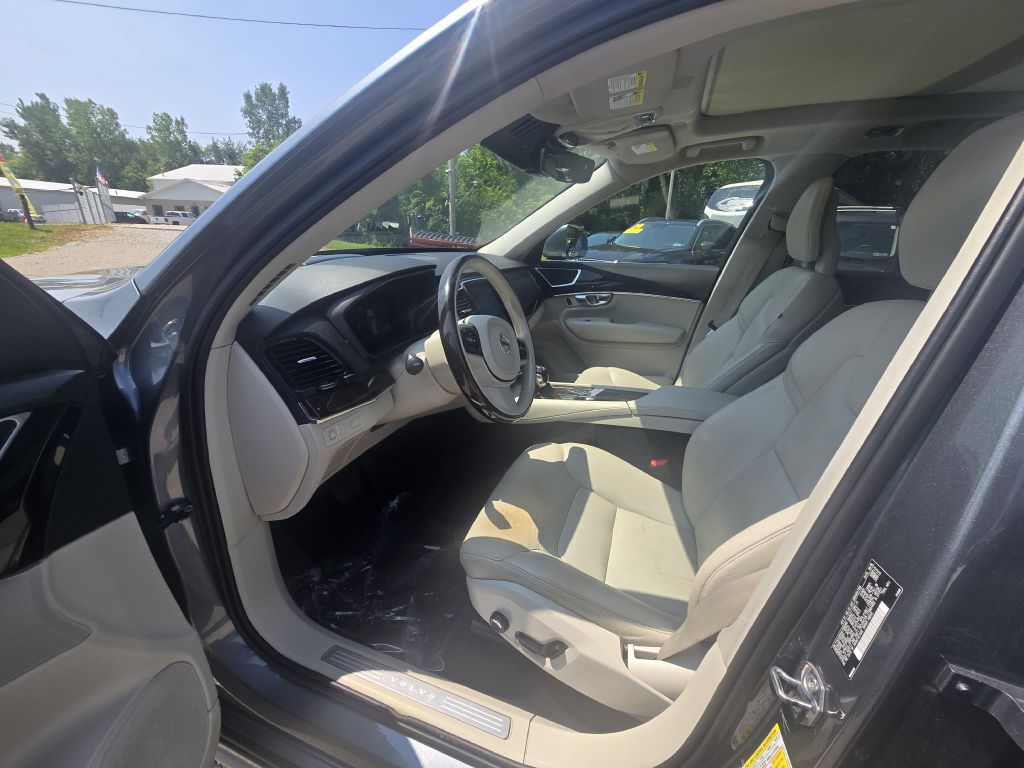 Photo 14 of this VOLVO XC90