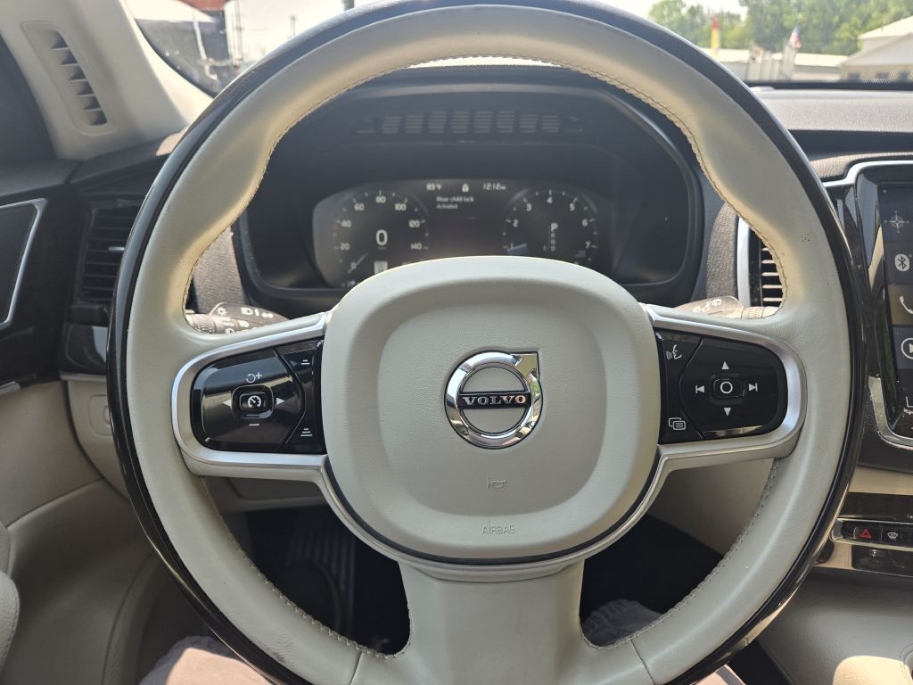 Photo 17 of this VOLVO XC90