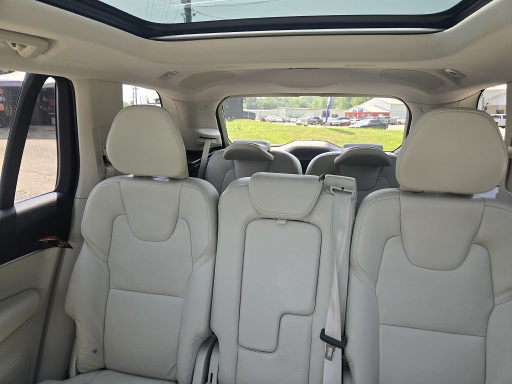 Photo 29 of this VOLVO XC90