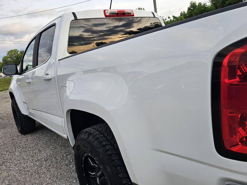 Photo 10 of this CHEVROLET COLORADO