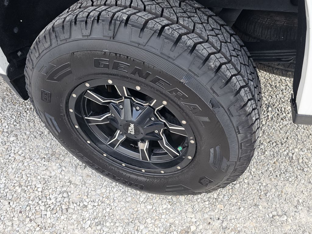Photo 12 of this CHEVROLET COLORADO
