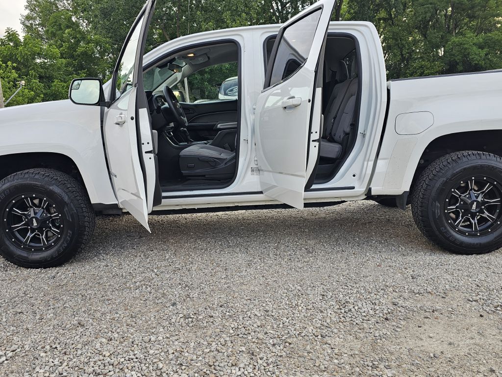 Photo 13 of this CHEVROLET COLORADO