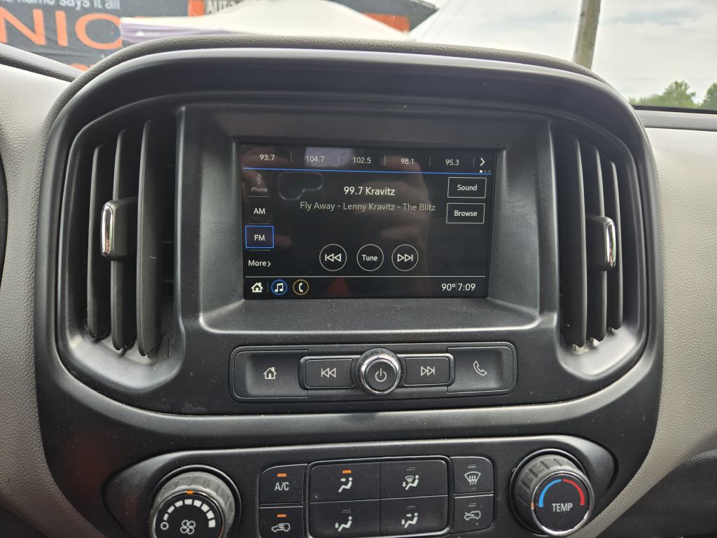 Photo 24 of this CHEVROLET COLORADO