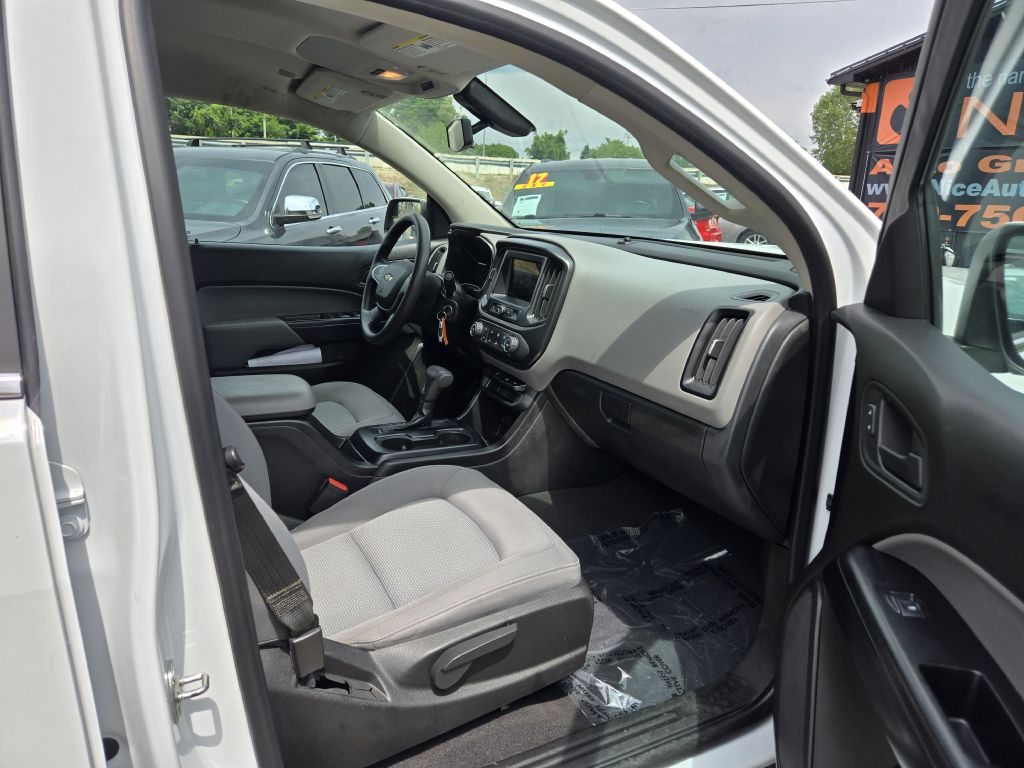 Photo 31 of this CHEVROLET COLORADO