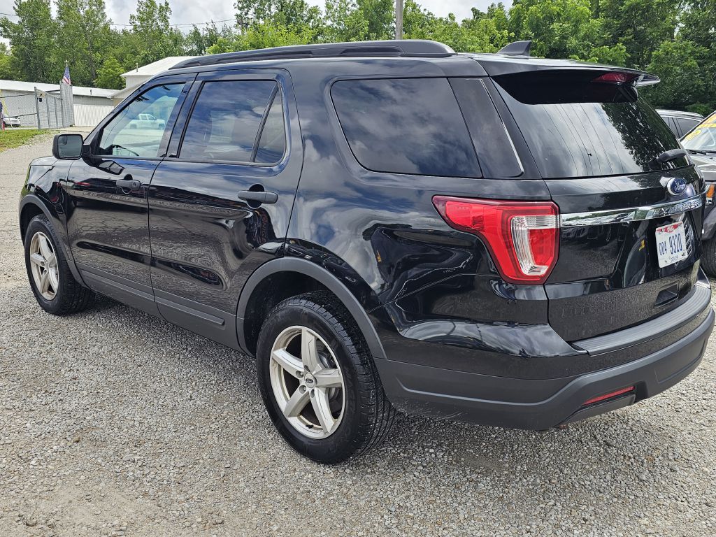 Photo 3 of this FORD EXPLORER