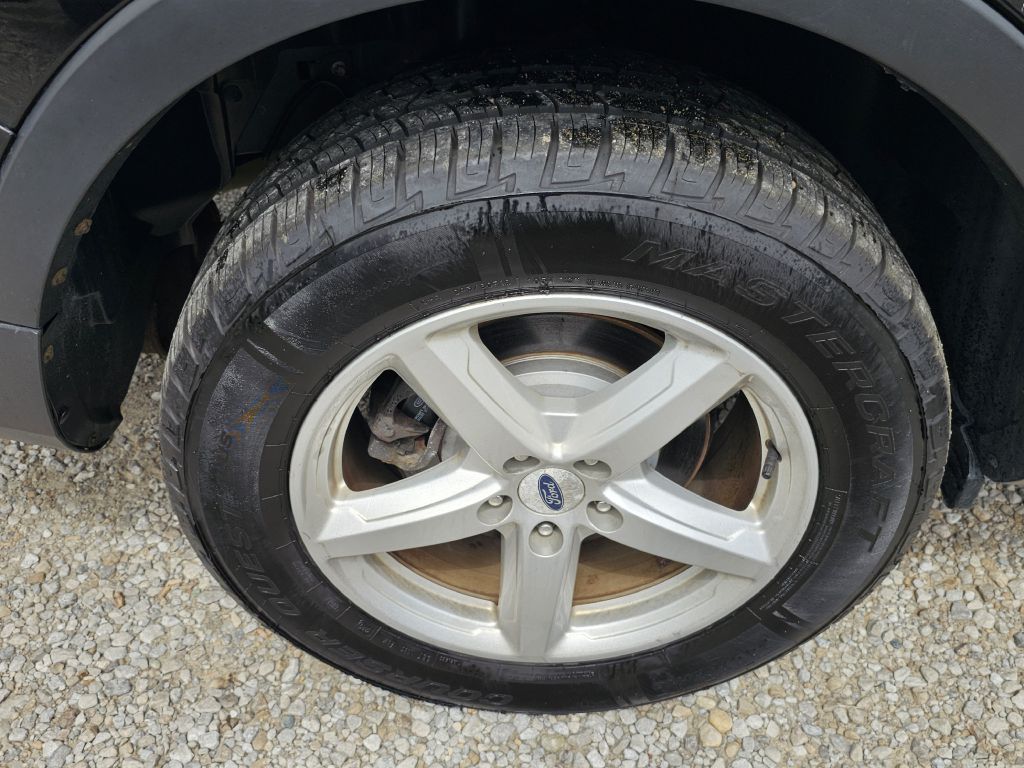 Photo 9 of this FORD EXPLORER
