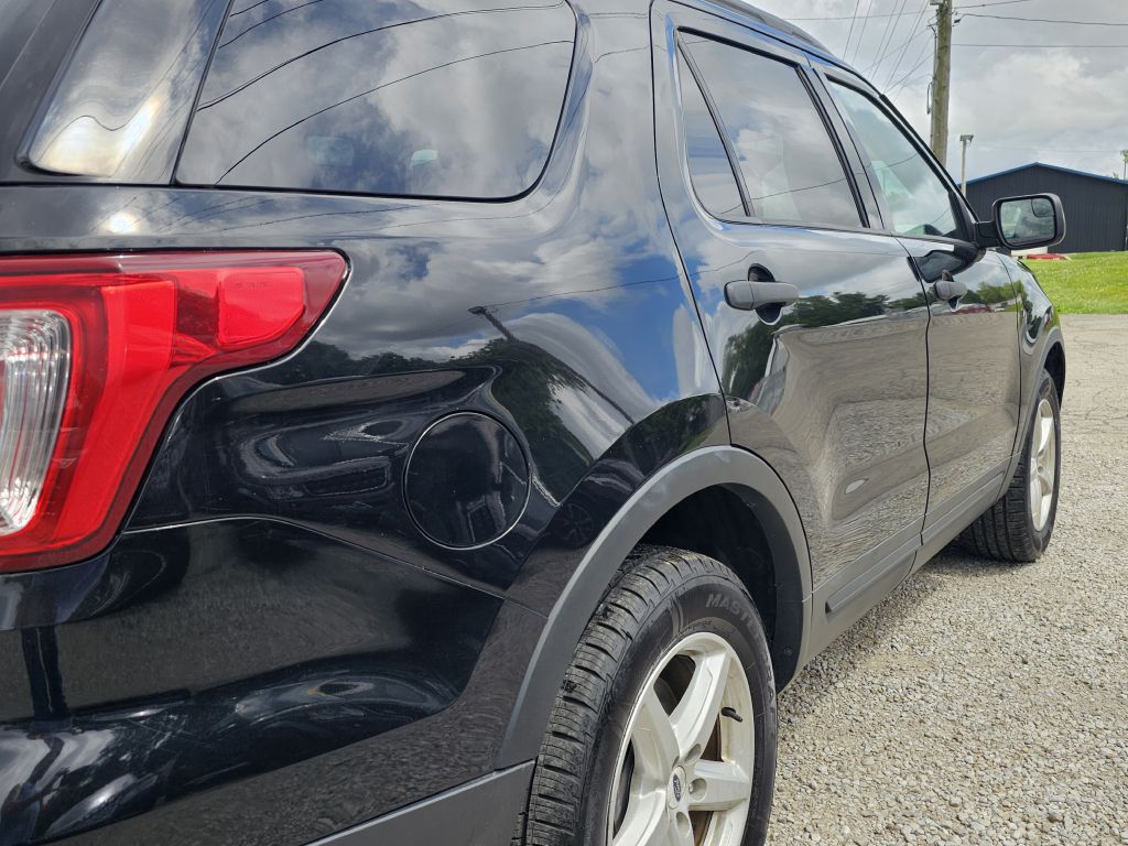Photo 10 of this FORD EXPLORER