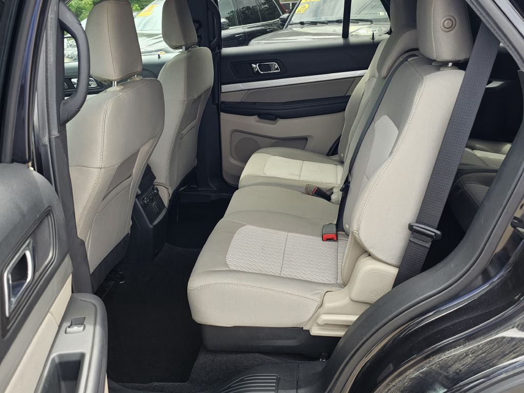 Photo 15 of this FORD EXPLORER