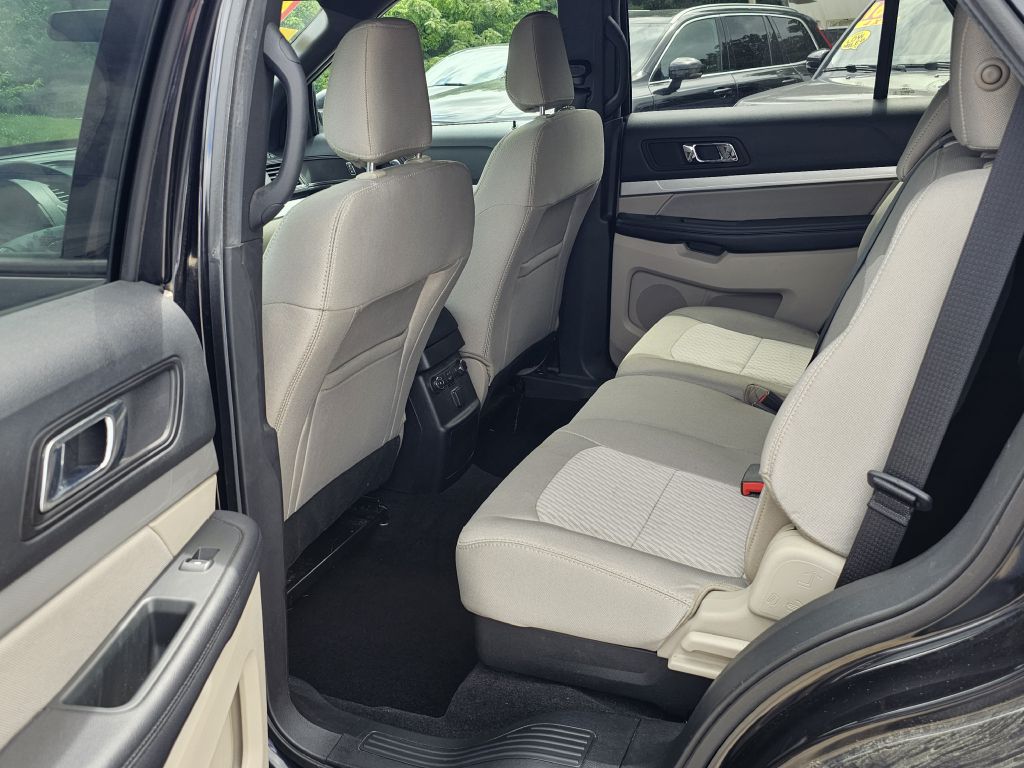 Photo 16 of this FORD EXPLORER