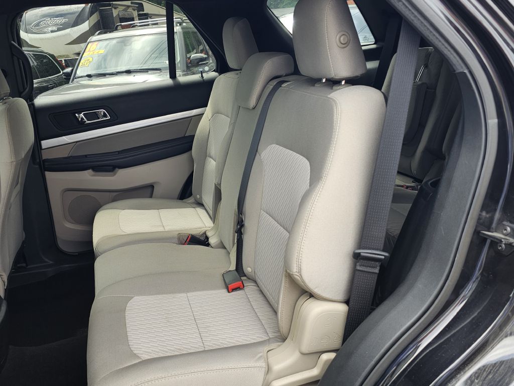 Photo 17 of this FORD EXPLORER
