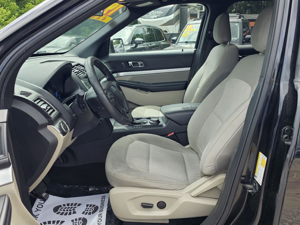 Photo 20 of this FORD EXPLORER